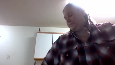 hippysnewhere online show from 05.17.26