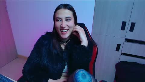 Hitomi Arata online show from 04.21.26