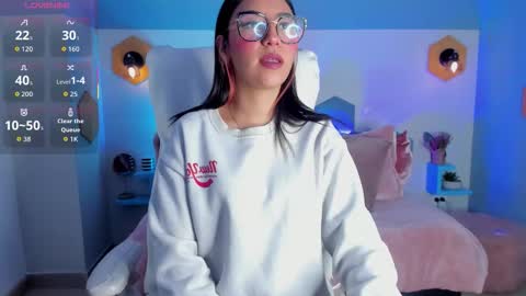 Hiyori  online show from 01.10.26