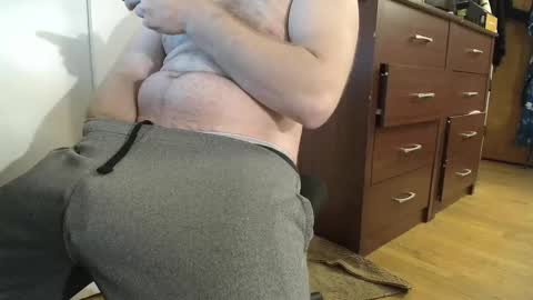 Snapshot of hockeyplayer206850 chatting on 12.12.24 Hockey Player online show from 12.12.24