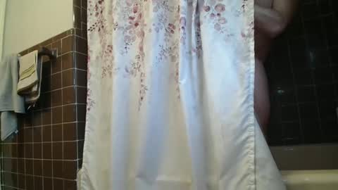 Snapshot of hockeyplayer206850 chatting on 01.17.25 Hockey Player online show from 01.17.25