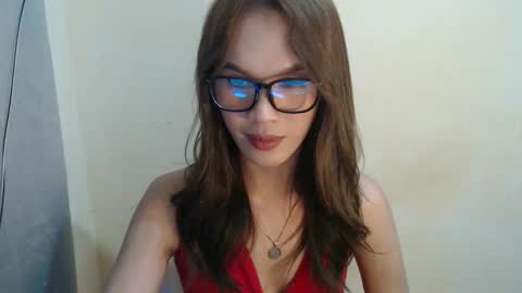 Snapshot of hoelylaylia chatting on 03.27.26 Laylia3 online show from 03.27.26