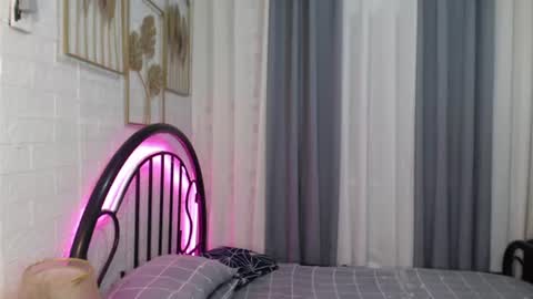 Snapshot of hoelymolly chatting on 07.04.26 hoelymolly online show from 07.04.26