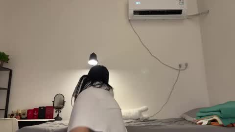 Snapshot of hola_sunflower chatting on 09.28.25 amy online show from 09.28.25