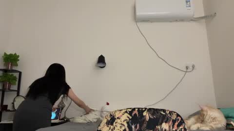 Snapshot of hola_sunflower chatting on 09.29.25 amy online show from 09.29.25