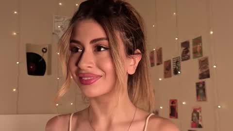 Moni Monica online show from 10.10.25