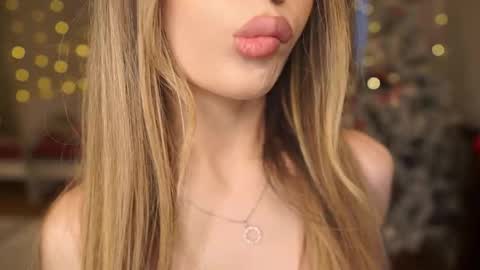 Moni Monica online show from 01.06.26