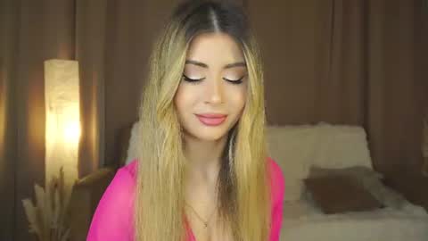 Snapshot of holayoula chatting on 07.14.26 Moni Monica online show from 07.14.26