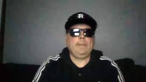 Snapshot of holden_minutz chatting on 04.29.26 holden_minutz online show from 04.29.26