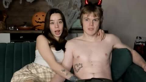 Snapshot of holdonbitch chatting on 11.03.25 Misha and Stacy online show from 11.03.25