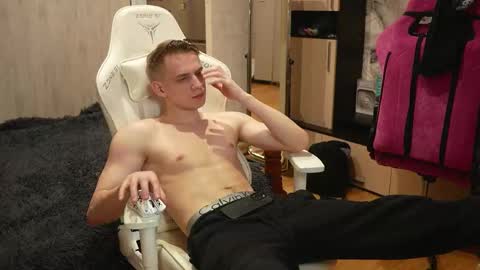 Extaz  Athrey  Howard online show from 10.25.25