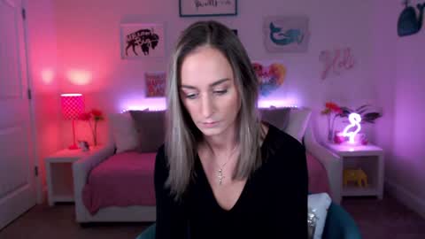 Snapshot of holihurricane chatting on 10.07.25 Holi Hurricane online show from 10.07.25