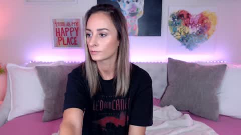 Snapshot of holihurricane chatting on 10.13.25 Holi Hurricane online show from 10.13.25