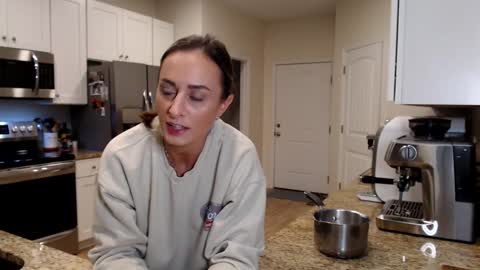 Snapshot of holihurricane chatting on 10.17.25 Holi Hurricane online show from 10.17.25