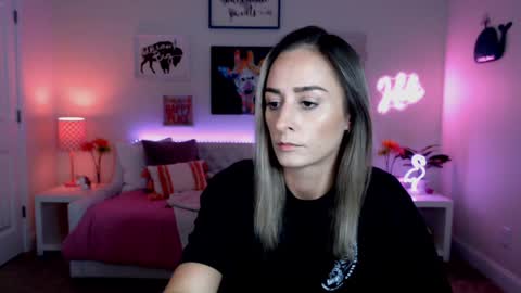 Snapshot of holihurricane chatting on 10.28.25 Holi Hurricane online show from 10.28.25