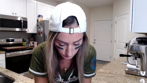 Snapshot of holihurricane chatting on 10.31.25 Holi Hurricane online show from 10.31.25