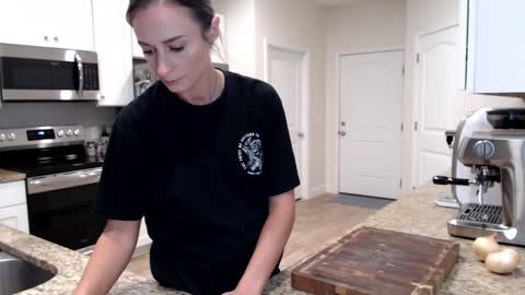 Snapshot of holihurricane chatting on 11.14.25 Holi Hurricane online show from 11.14.25