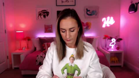 Snapshot of holihurricane chatting on 11.16.25 Holi Hurricane online show from 11.16.25