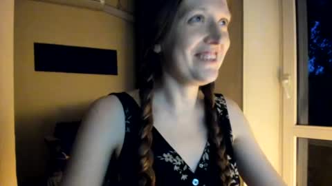 Snapshot of holistic_woman chatting on 07.18.26 holistic_woman online show from 07.18.26