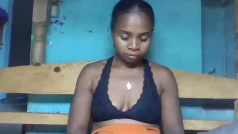 holla0211 online show from 11.05.25