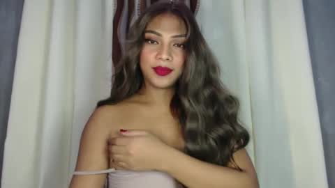 holliescarlet online show from 12.07.24