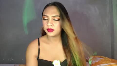 holliescarlet online show from 12.10.24