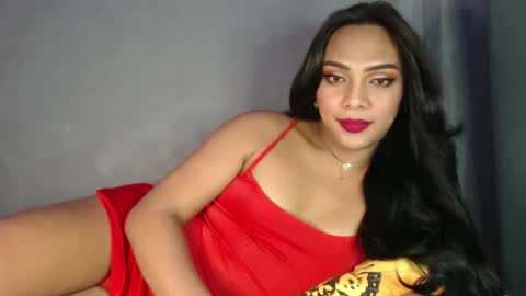 holliescarlet online show from 01.04.25