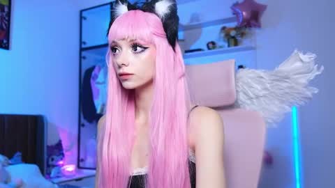 Snapshot of holliwould_ chatting on 05.31.26 Holli online show from 05.31.26