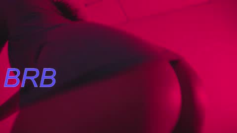 Snapshot of holly_16 chatting on 02.02.25 holly_16 online show from 02.02.25