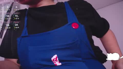 Snapshot of holly_16 chatting on 02.04.25 holly_16 online show from 02.04.25