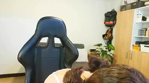 Holly and Honey online show from 10.26.25