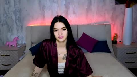 Holly online show from 05.14.26