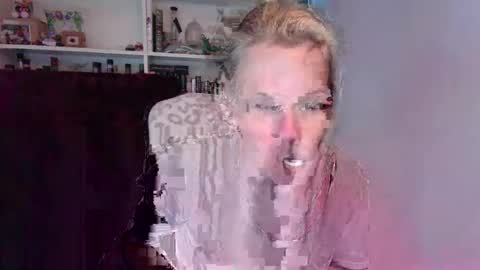 holly_bourbon online show from 04.22.26