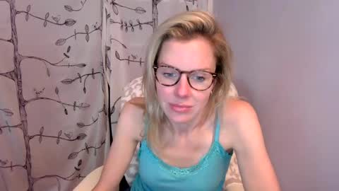 holly_bourbon online show from 06.12.26