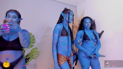 Snapshot of holly_jorda chatting on 10.31.25 online show from 10.31.25