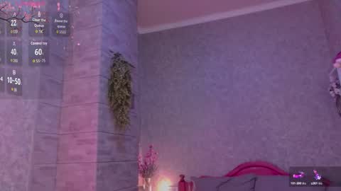 Snapshot of holly_molly8 chatting on 10.10.25 holly_molly8 online show from 10.10.25