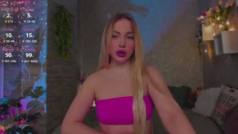 holly_molly8 online show from 04.14.26