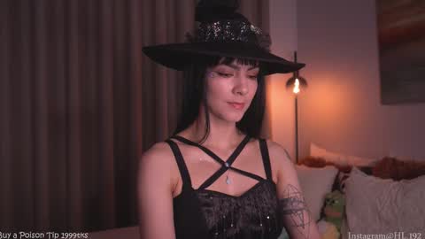 Holly Linder online show from 11.01.25