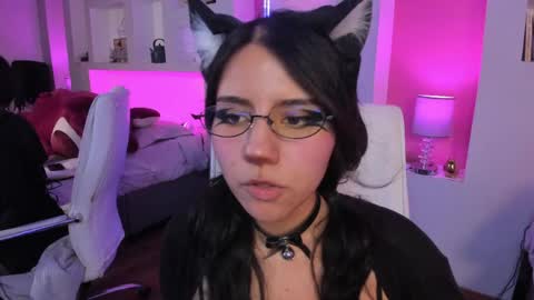 hollypeach_ online show from 04.13.26