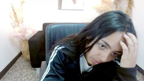 Holly online show from 01.06.25