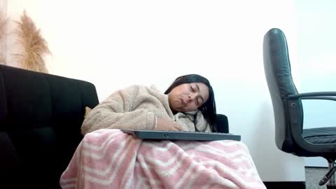 Holly online show from 01.17.25