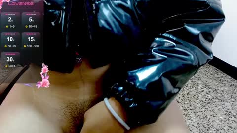 Holly online show from 02.07.25