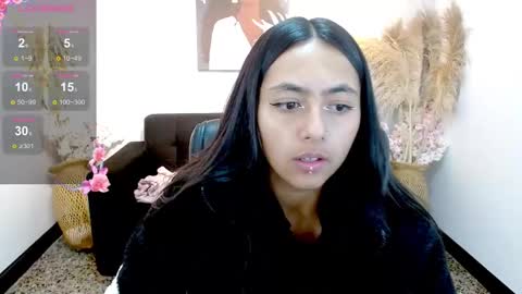 Holly online show from 02.11.25