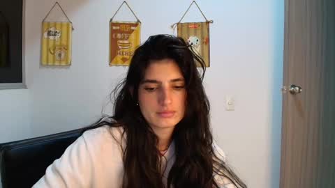 hollyshit_ online show from 10.30.25