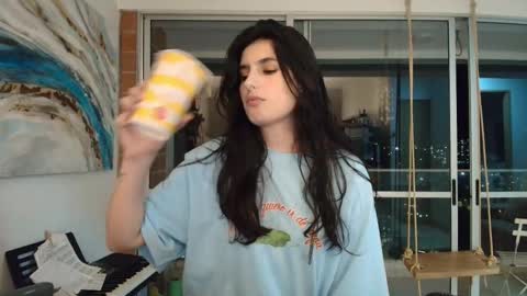 hollyshit_ online show from 11.13.25