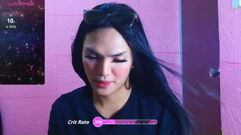 Snapshot of hollywoodbitch chatting on 10.22.25 Isabella Marie online show from 10.22.25