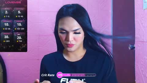 Snapshot of hollywoodbitch chatting on 11.07.25 Isabella Marie online show from 11.07.25