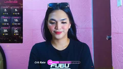 Snapshot of hollywoodbitch chatting on 11.10.25 Isabella Marie online show from 11.10.25