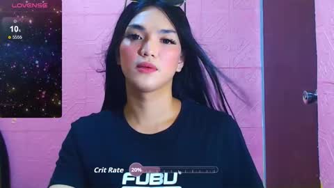 Snapshot of hollywoodbitch chatting on 11.12.25 Isabella Marie online show from 11.12.25