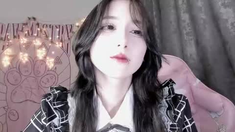 Ho Lee Sheet online show from 10.10.25